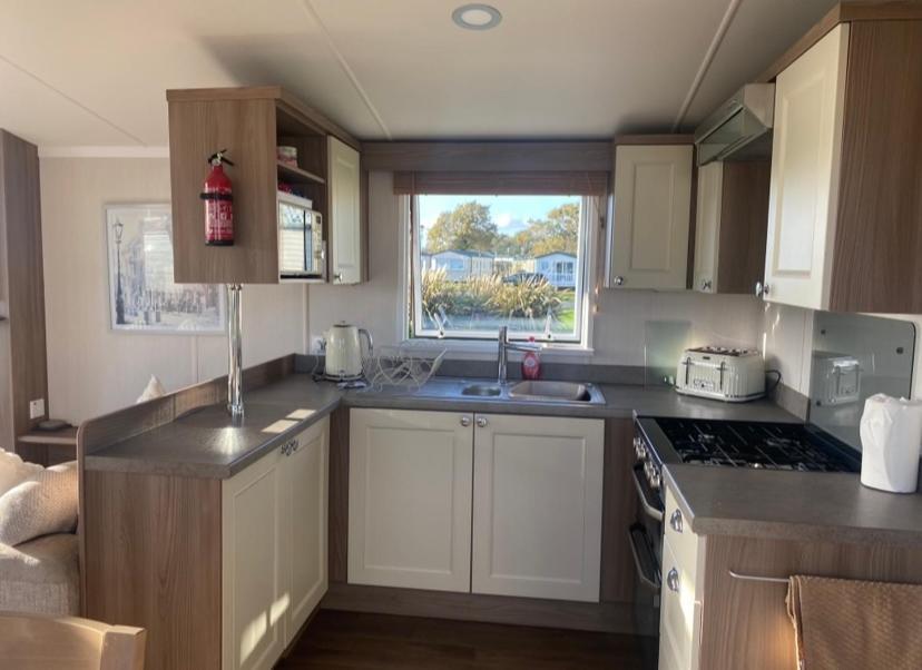Caravan Church Farm Holiday Village Пагъм Екстериор снимка